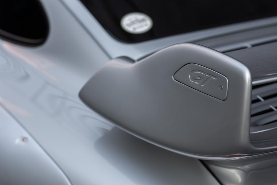Детали экстерьера Porsche 911 GT2 (993) 1996 года  (фото 33 из 49)
